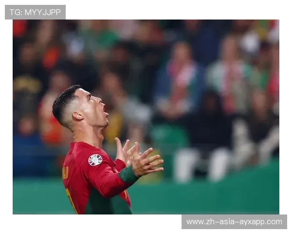 C罗核心时刻巧妙挑射差点入网，球场上的艺术之作