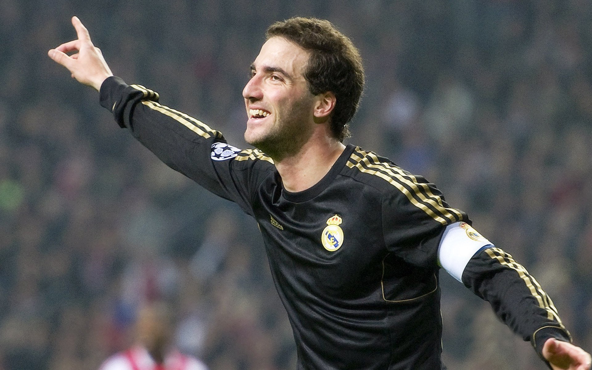 欧冠小组赛：巴萨客场负于波尔图 门将黄牌+失误成为比赛转折点